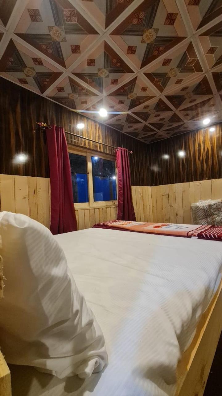 Pine Ridge Cottages Nathia Gali Екстер'єр фото